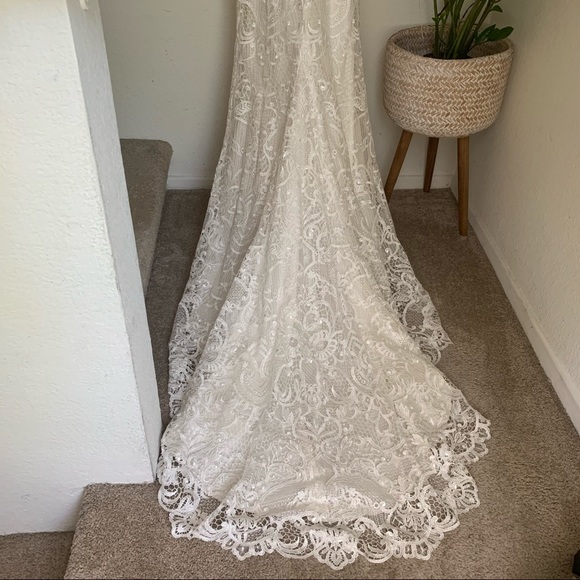 Preowned Tara Lauren Wedding Dress. Spring 2017. US Size 6. - Picture 8 of 14